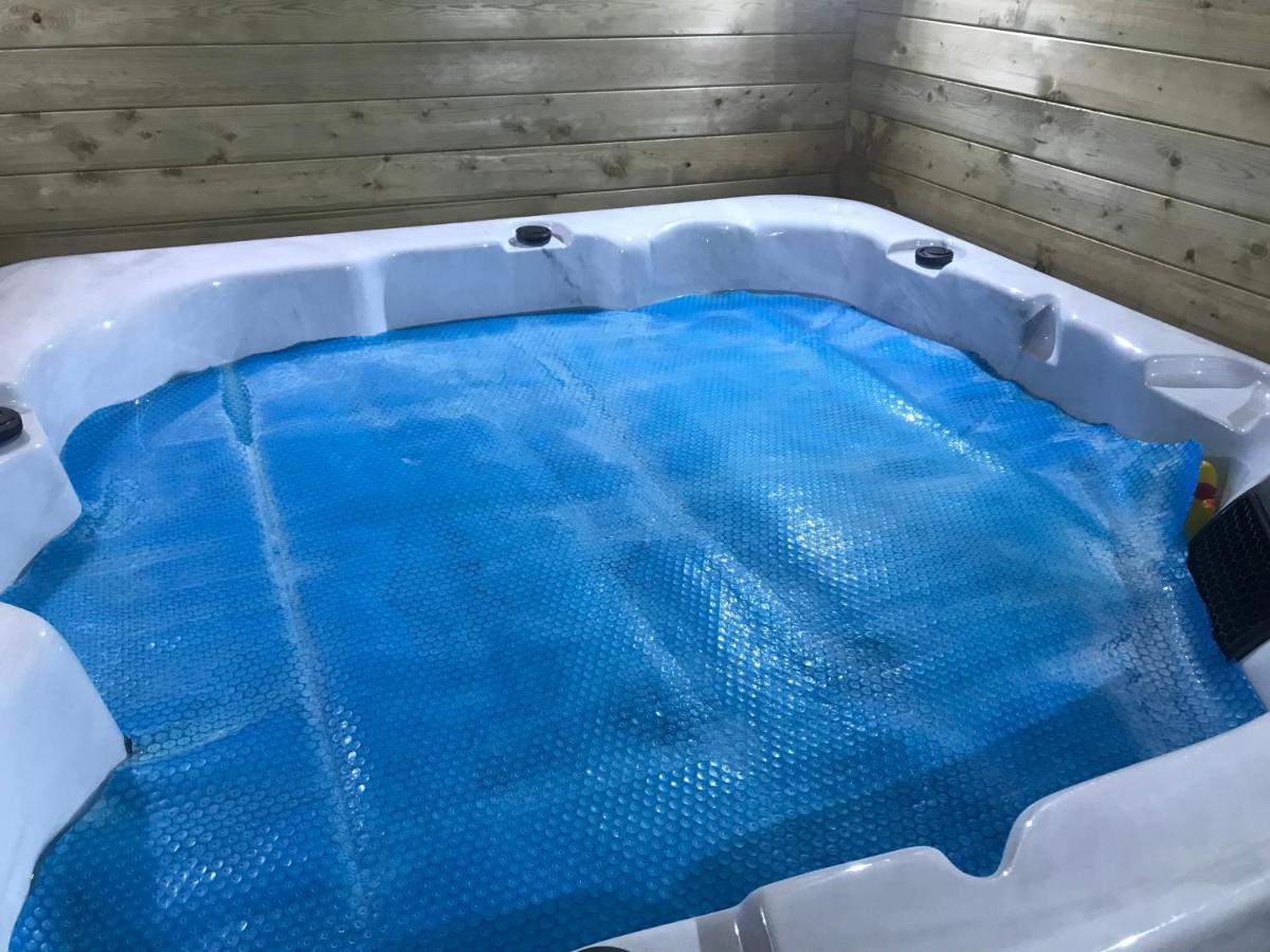 Hot Tub Hide Away Near Alton Towers Staffordshire Hotel Cheddleton Exterior foto