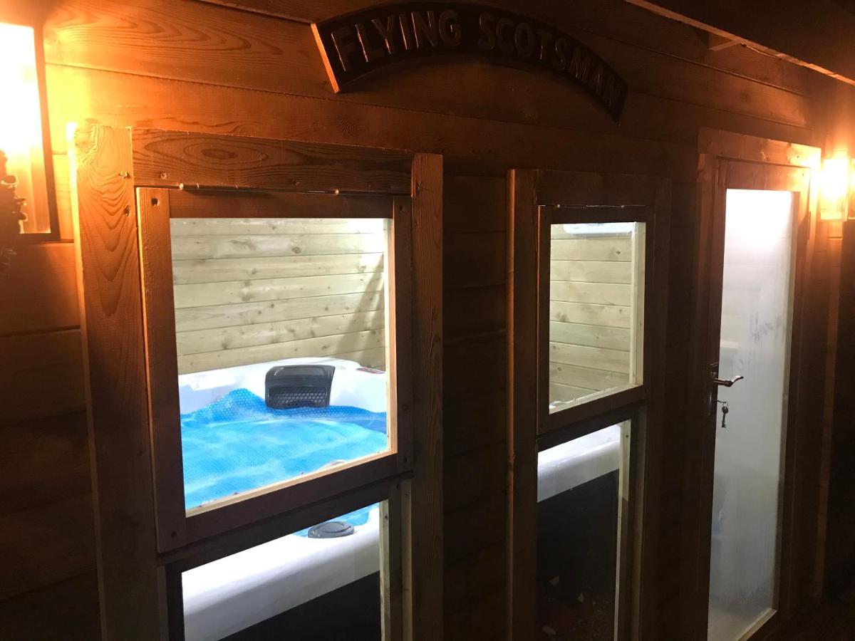 Hot Tub Hide Away Near Alton Towers Staffordshire Hotel Cheddleton Exterior foto
