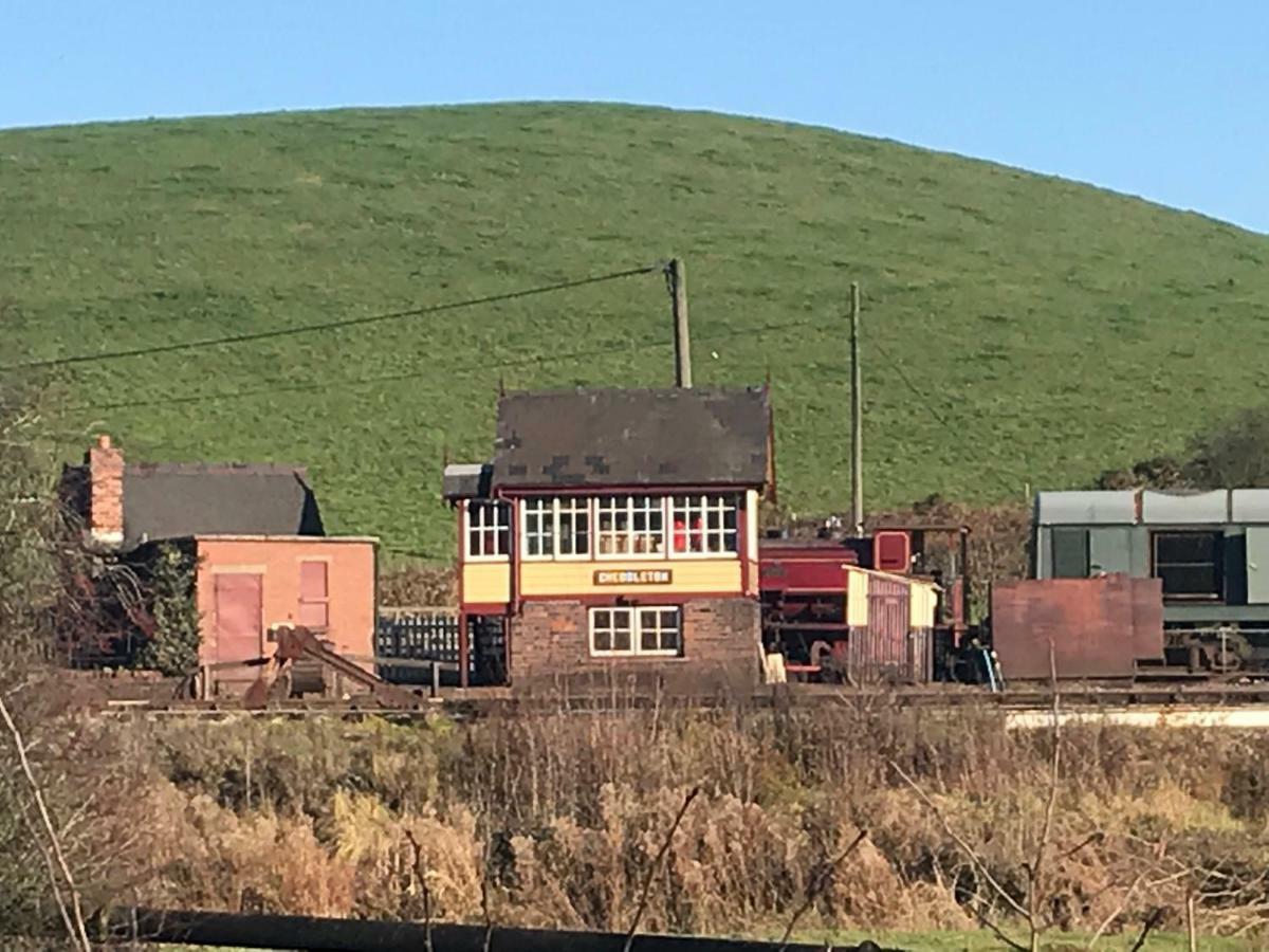 Hot Tub Hide Away Near Alton Towers Staffordshire Hotel Cheddleton Exterior foto